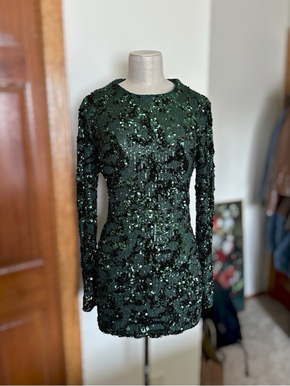 Forever 21 Women’s Green Sequin Long Sleeve Backless Mini Dress